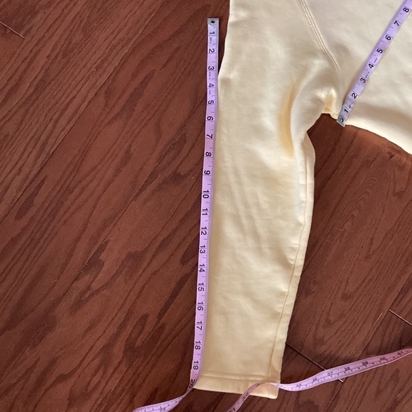 Quacker Factory Yellow Sweatshirt Make a Splash Size Medium Like New - Picture 9 of 9